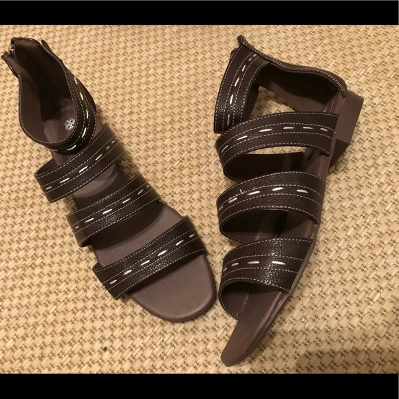 Avon Cushion Walk Sandal - Picture 1 of 3